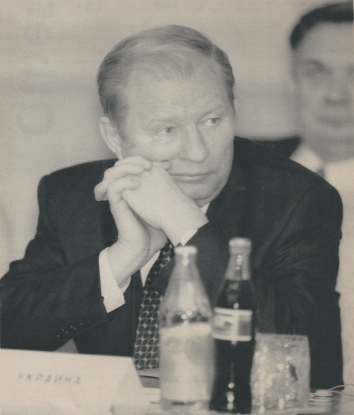1996, October 25. AA. Moscow, Russia. Ukraine President at the Black Sea Economic Cooperation Conference. Photo by Pool Slug. AP Leafdesk (Front)