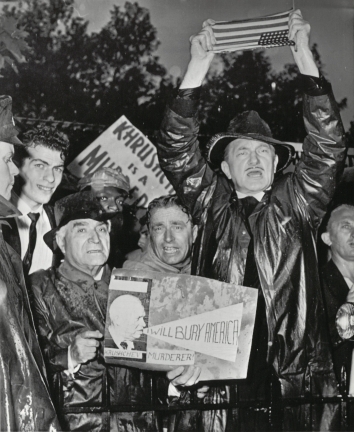 1960, September 19. DA. New York, New York. ANTI-RUSSIAN DEMONSTRATIONS DRAW SOVIET PROTEST. AP Wirephoto (Front)
