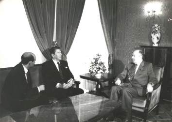 1985, November 20. DA. Geneva, Switzerland. DURING THE PRIVATE TALKS. On November 20, 1985, the negotiations of the General Secretary of the Central Committee of the Communist Party of the Soviet Union, M.S. Gorbachev with the President of the USA, R. Reagan continued at the Soviet embassy in Geneva. Photo by Yu. Abramochkin, 